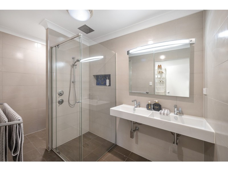 13 Tangy Street, Brookfield QLD 4069