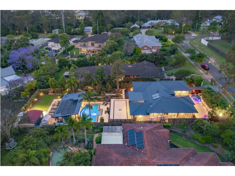 13 Tangy Street, Brookfield QLD 4069