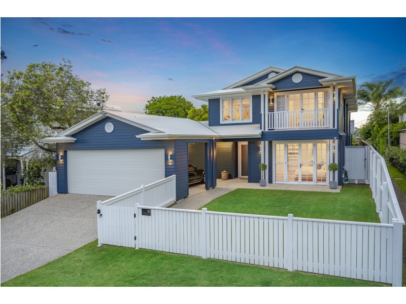 10 Castle Street, Fairfield QLD 4103