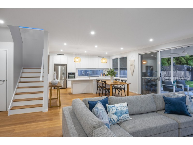 10 Castle Street, Fairfield QLD 4103