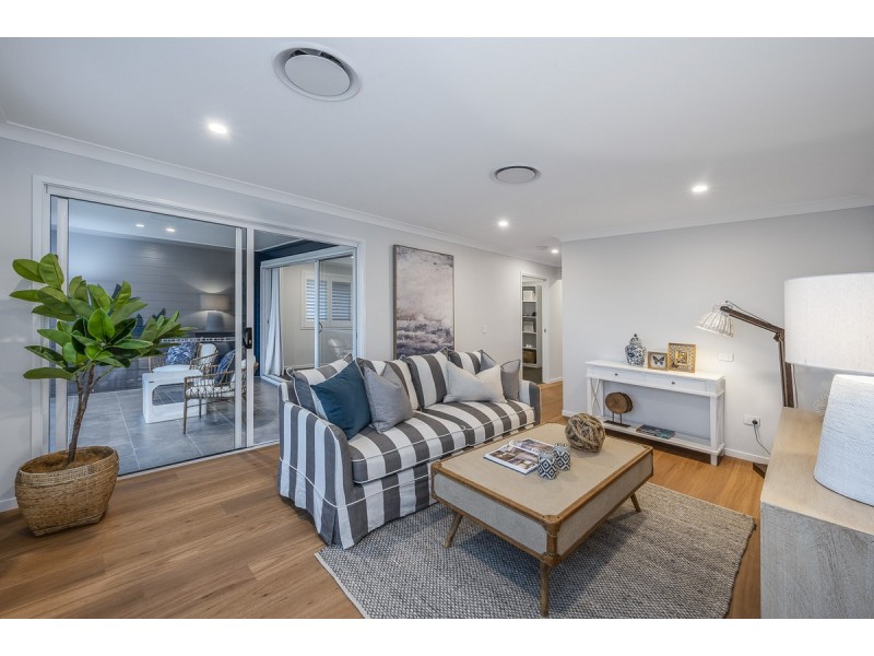 10 Castle Street, Fairfield QLD 4103