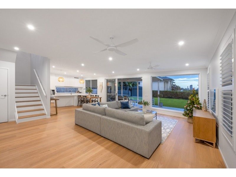 10 Castle Street, Fairfield QLD 4103