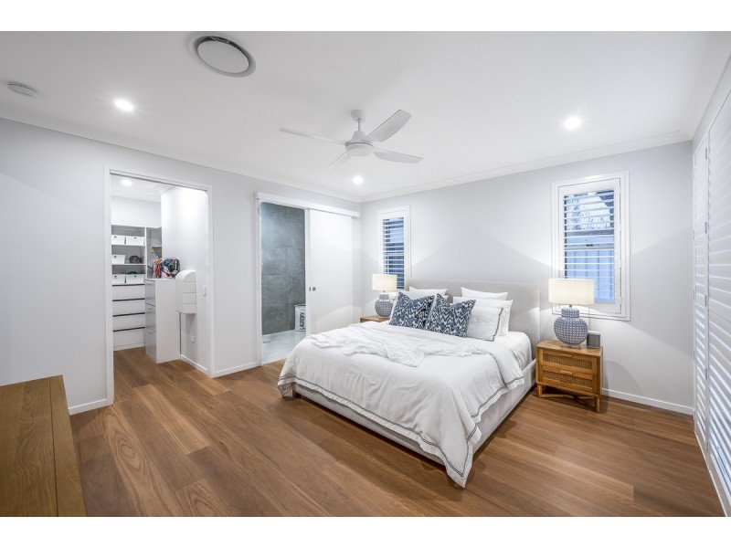 10 Castle Street, Fairfield QLD 4103