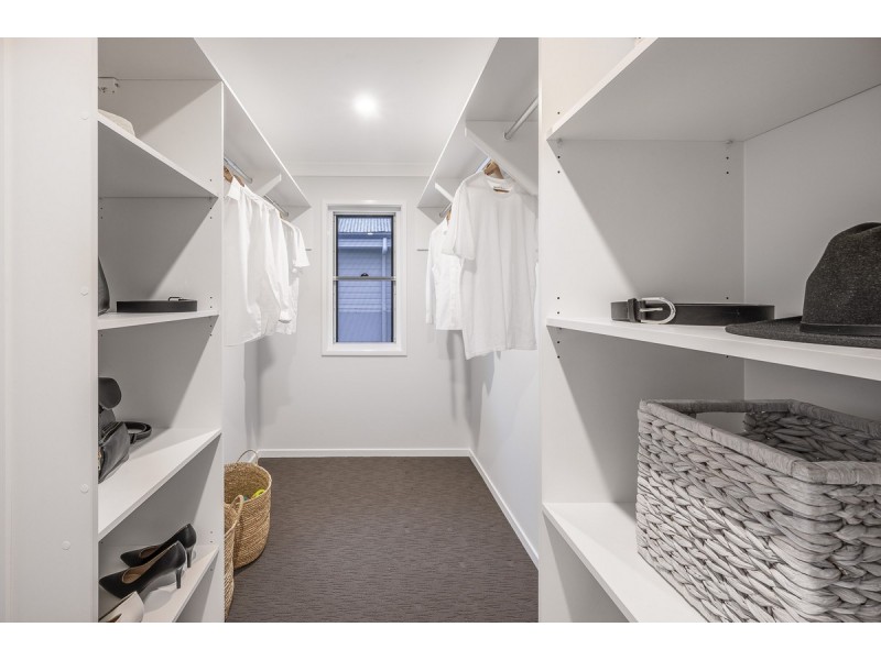 10 Castle Street, Fairfield QLD 4103