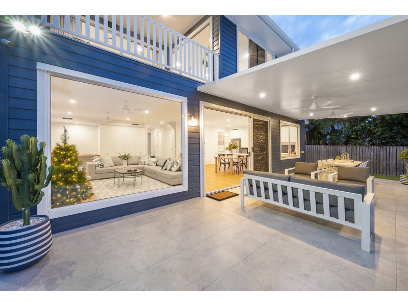 10 Castle Street, Fairfield QLD 4103