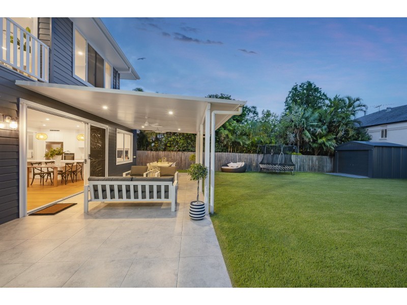 10 Castle Street, Fairfield QLD 4103