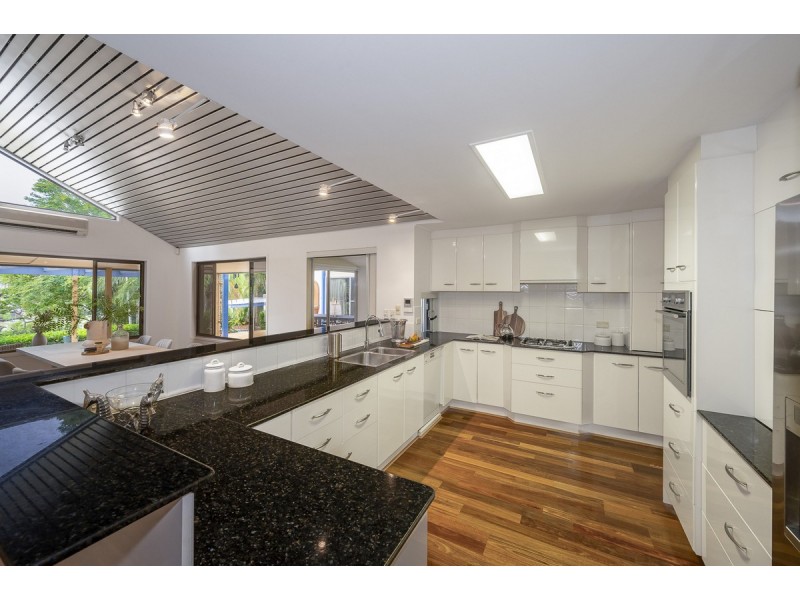 77 Mount Ommaney Drive, Jindalee QLD 4074