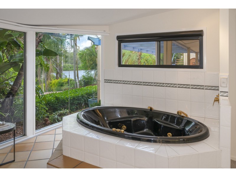 77 Mount Ommaney Drive, Jindalee QLD 4074