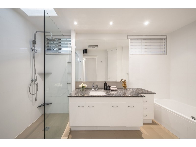 77 Mount Ommaney Drive, Jindalee QLD 4074