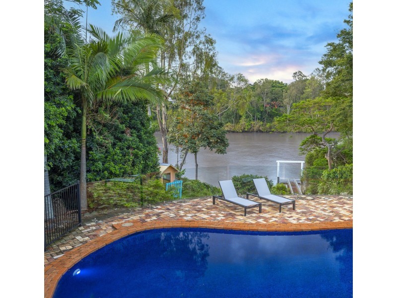 77 Mount Ommaney Drive, Jindalee QLD 4074