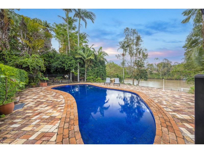 77 Mount Ommaney Drive, Jindalee QLD 4074