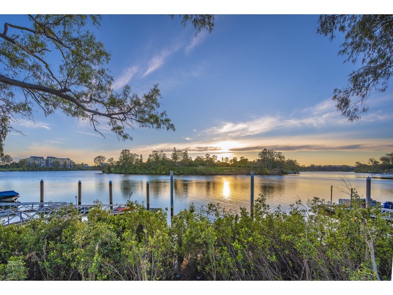 27 Feez Street, Yeronga QLD 4104