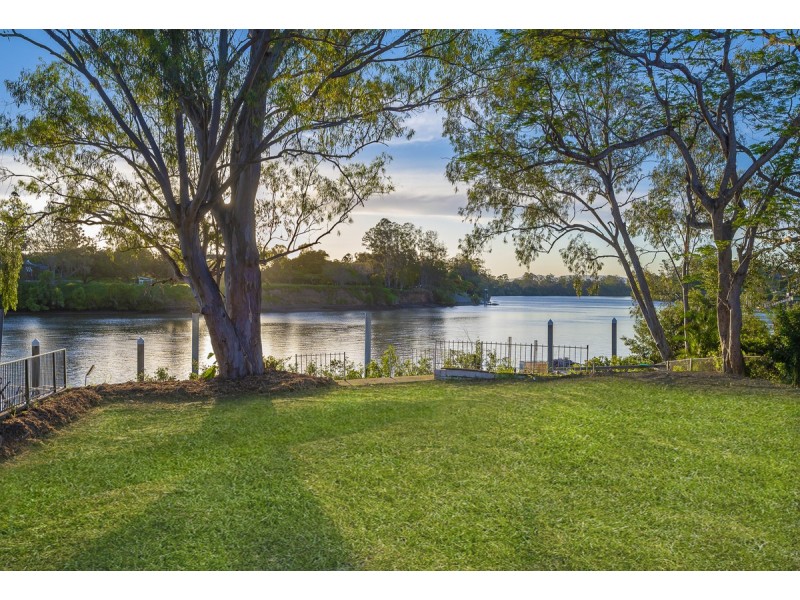 27 Feez Street, Yeronga QLD 4104