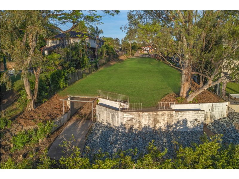 27 Feez Street, Yeronga QLD 4104