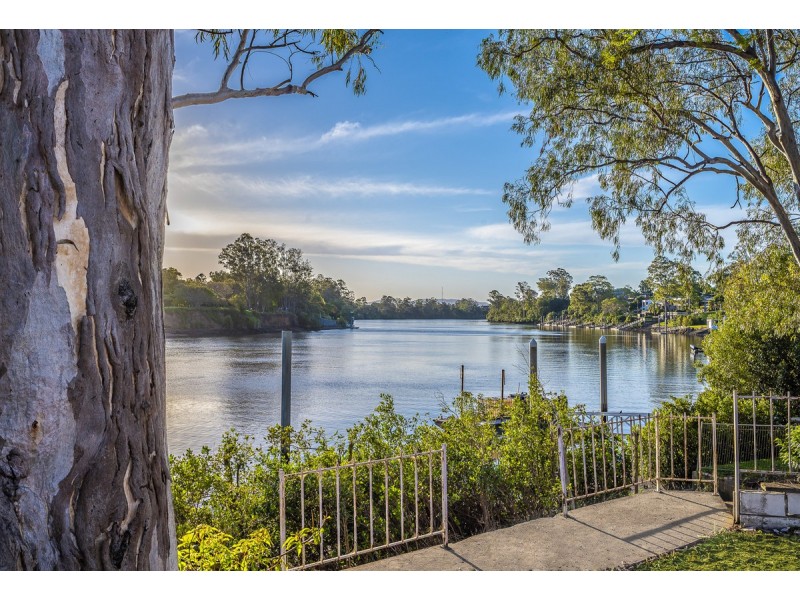 27 Feez Street, Yeronga QLD 4104