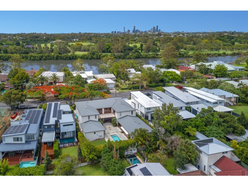 42 King Arthur Terrace, Tennyson QLD 4105