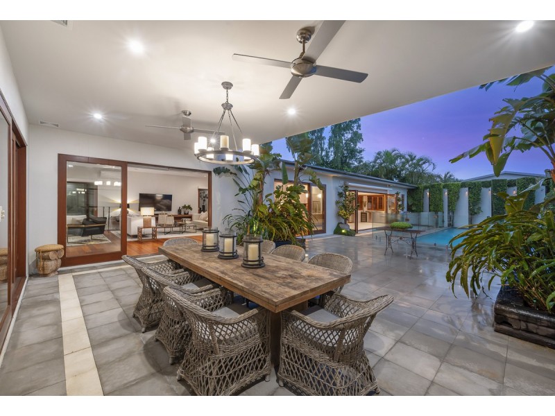 42 King Arthur Terrace, Tennyson QLD 4105