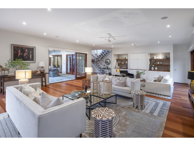 42 King Arthur Terrace, Tennyson QLD 4105