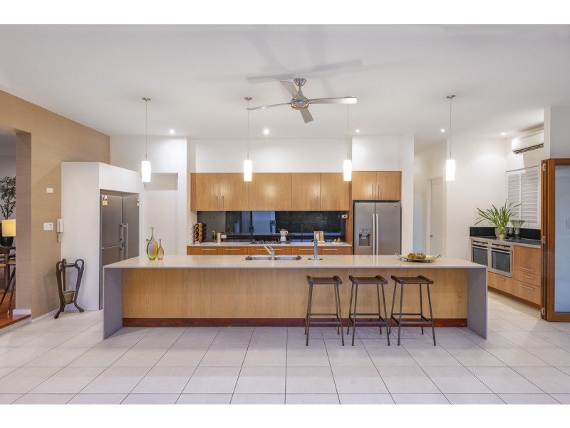 42 King Arthur Terrace, Tennyson QLD 4105