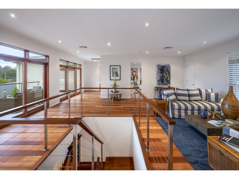 42 King Arthur Terrace, Tennyson QLD 4105