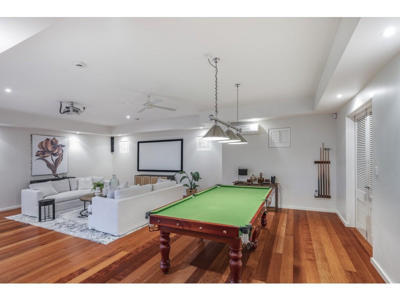 42 King Arthur Terrace, Tennyson QLD 4105