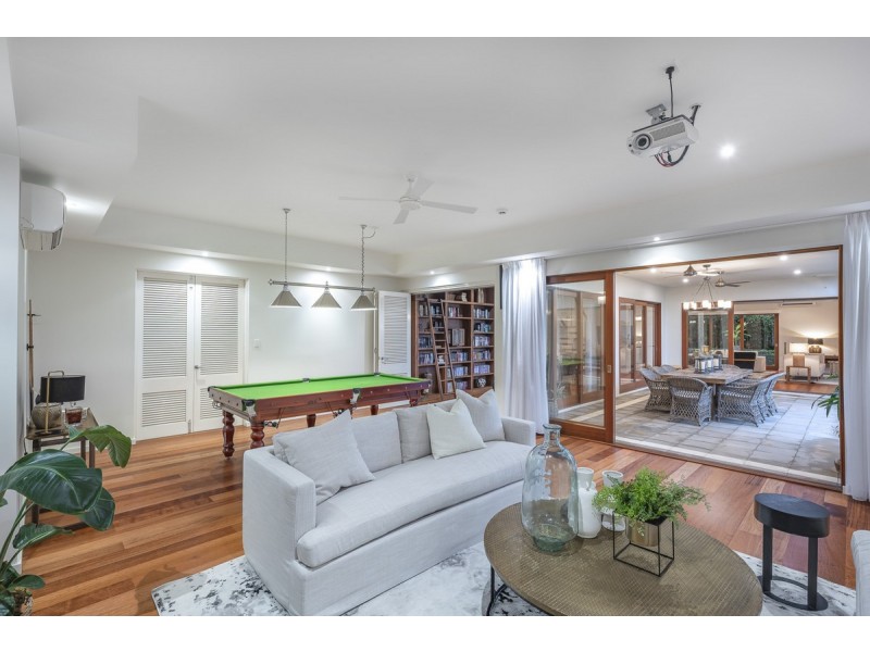 42 King Arthur Terrace, Tennyson QLD 4105