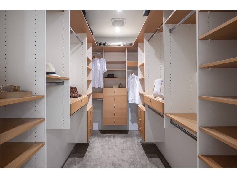 42 King Arthur Terrace, Tennyson QLD 4105