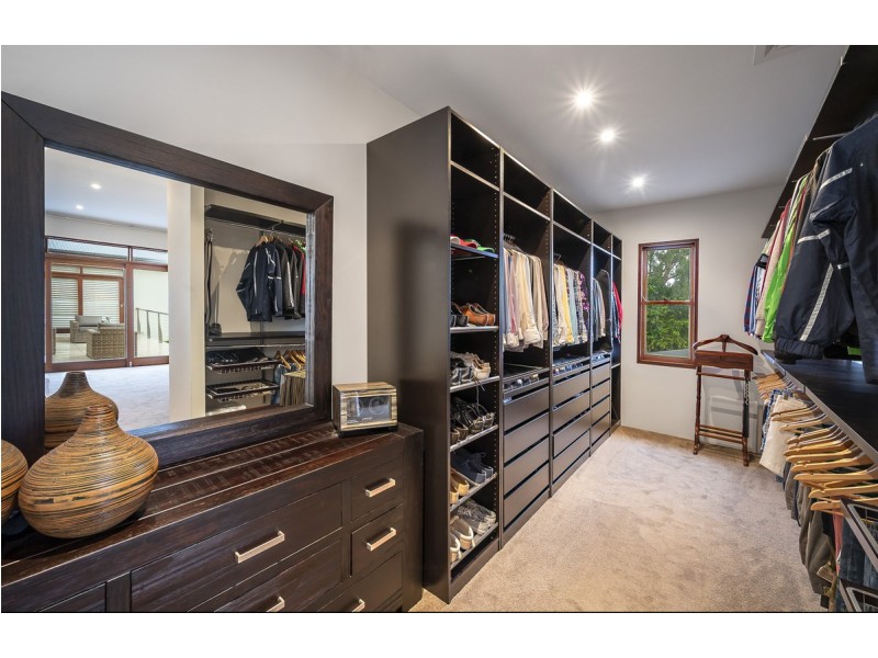 42 King Arthur Terrace, Tennyson QLD 4105