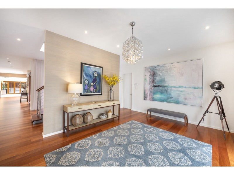 42 King Arthur Terrace, Tennyson QLD 4105