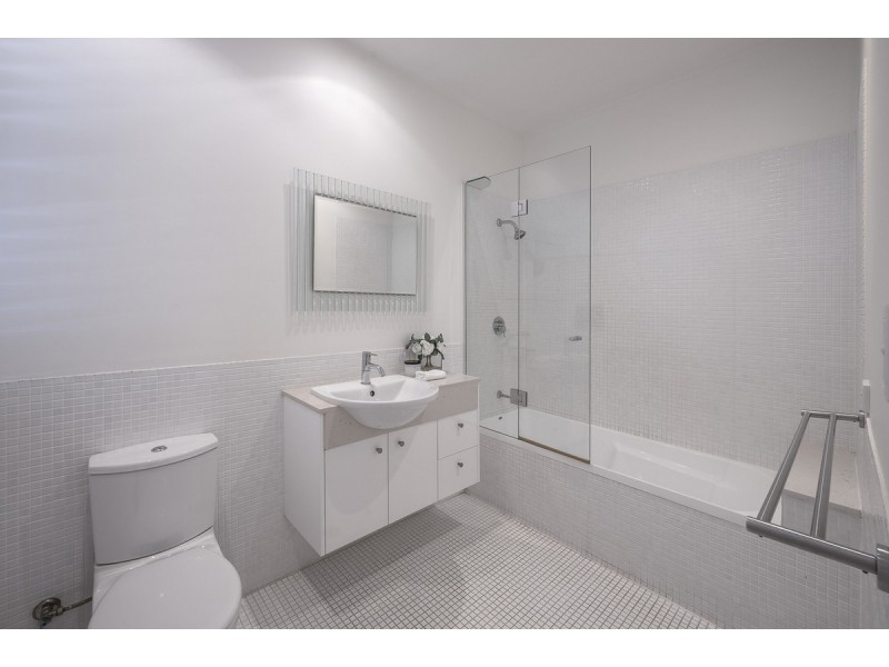 42 King Arthur Terrace, Tennyson QLD 4105