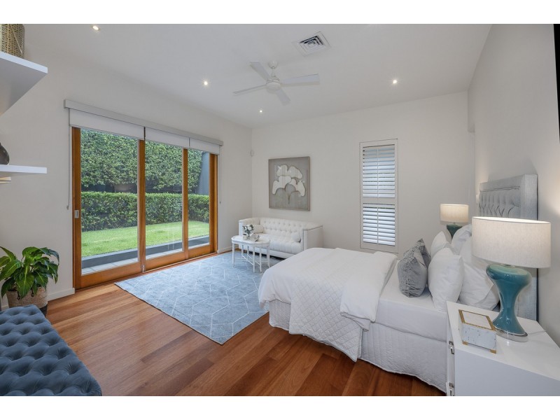 42 King Arthur Terrace, Tennyson QLD 4105