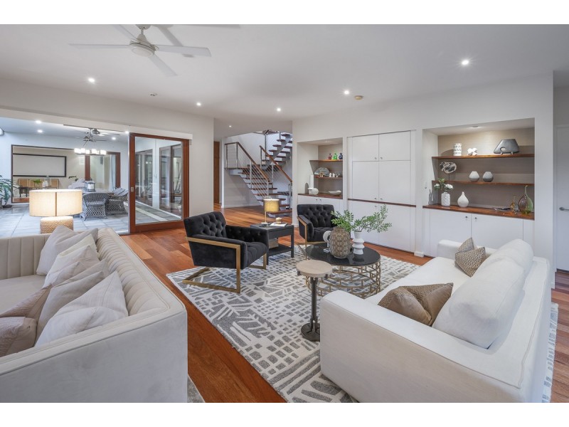 42 King Arthur Terrace, Tennyson QLD 4105