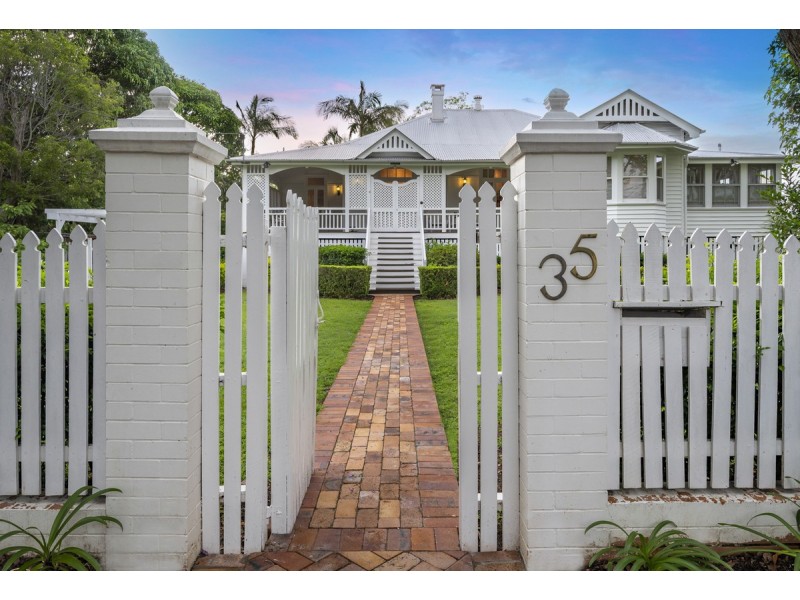 35 Laurel Avenue, Chelmer QLD 4068