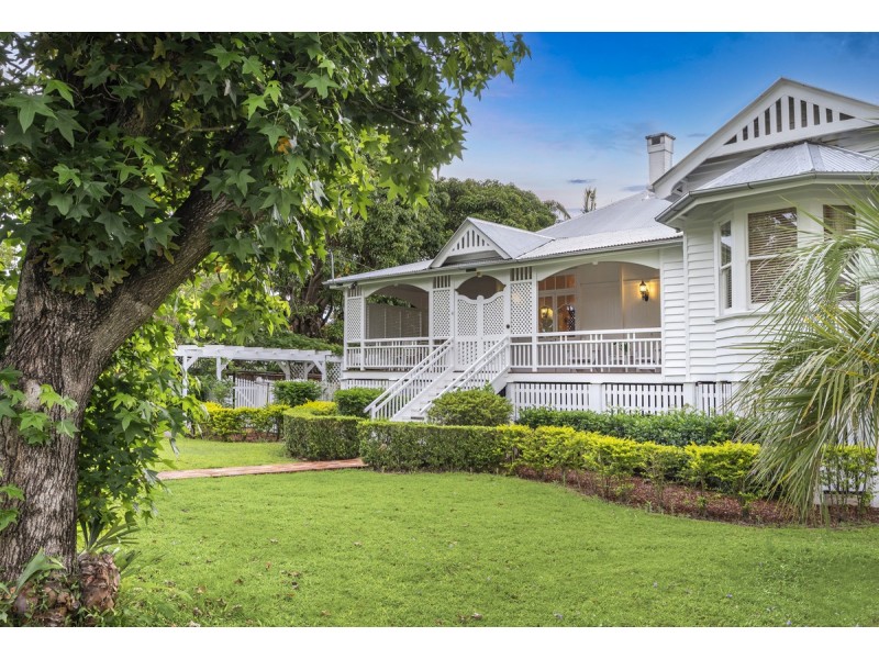 35 Laurel Avenue, Chelmer QLD 4068