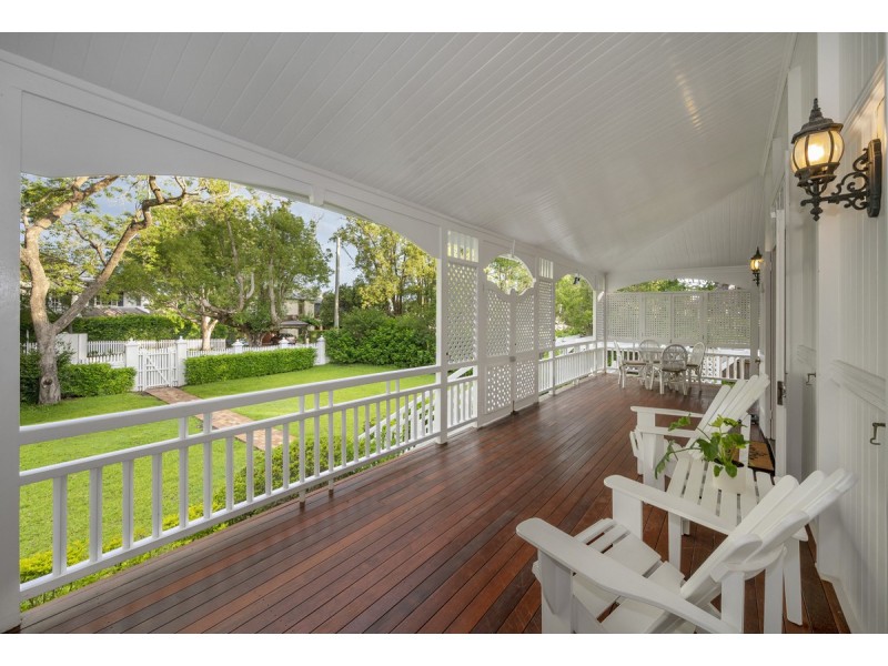 35 Laurel Avenue, Chelmer QLD 4068