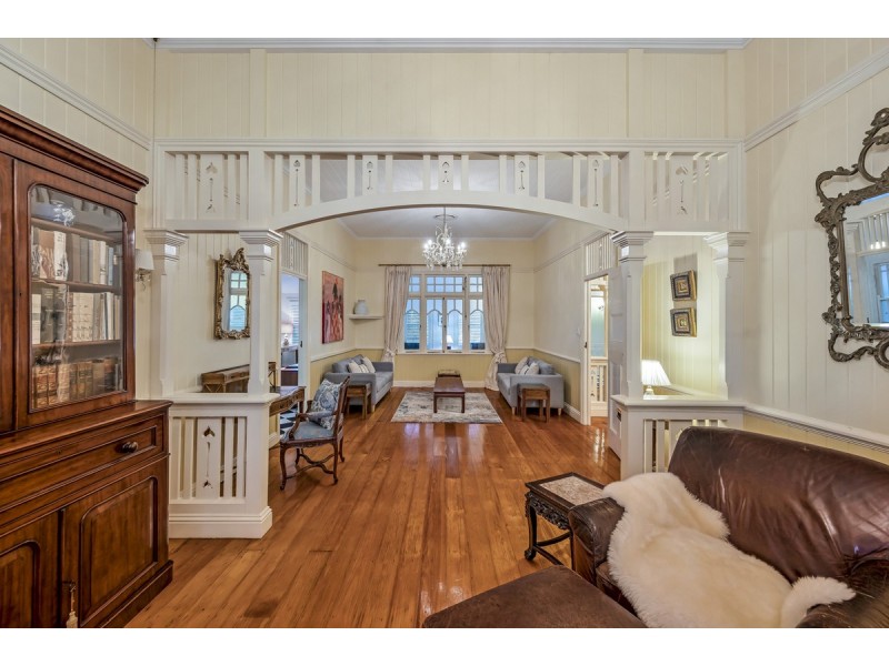 35 Laurel Avenue, Chelmer QLD 4068