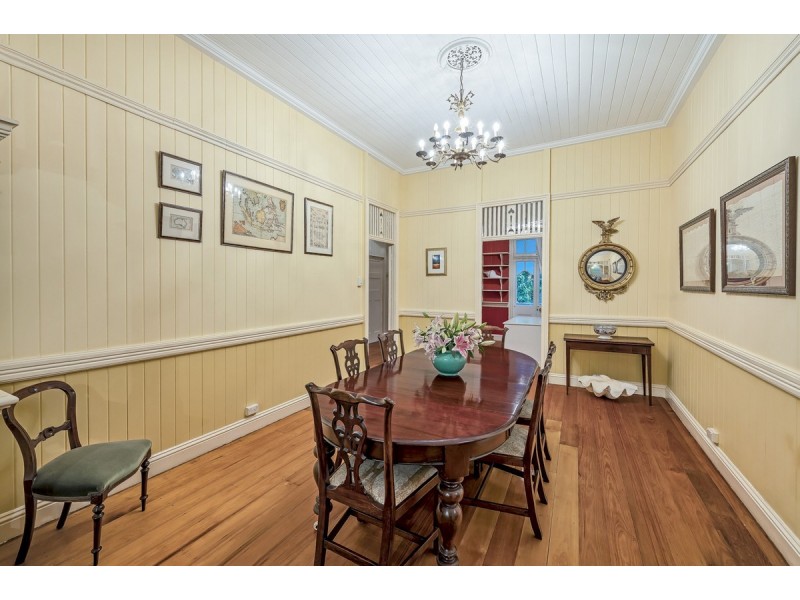 35 Laurel Avenue, Chelmer QLD 4068