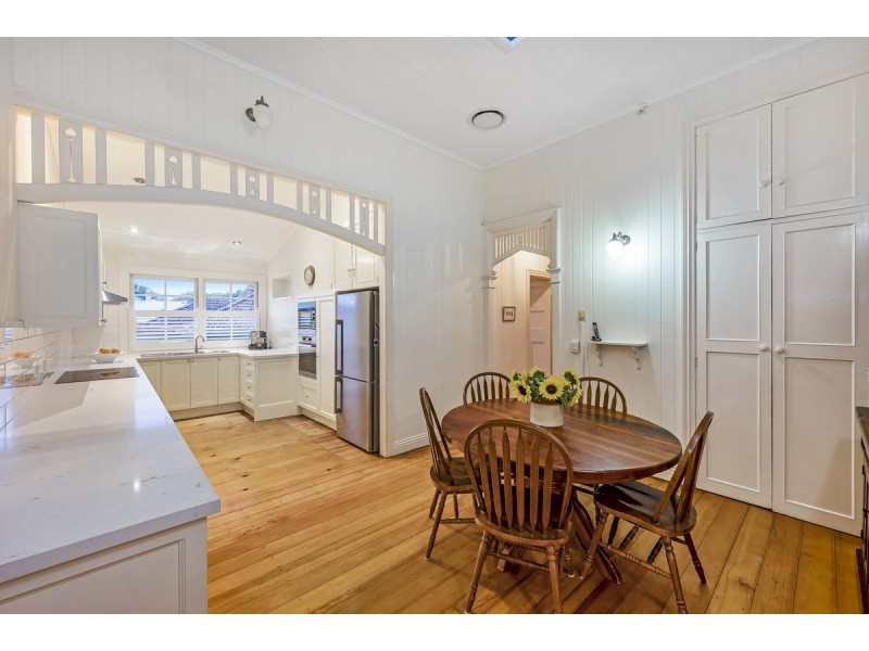 35 Laurel Avenue, Chelmer QLD 4068