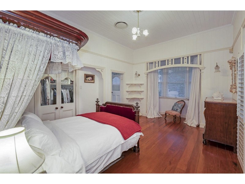 35 Laurel Avenue, Chelmer QLD 4068