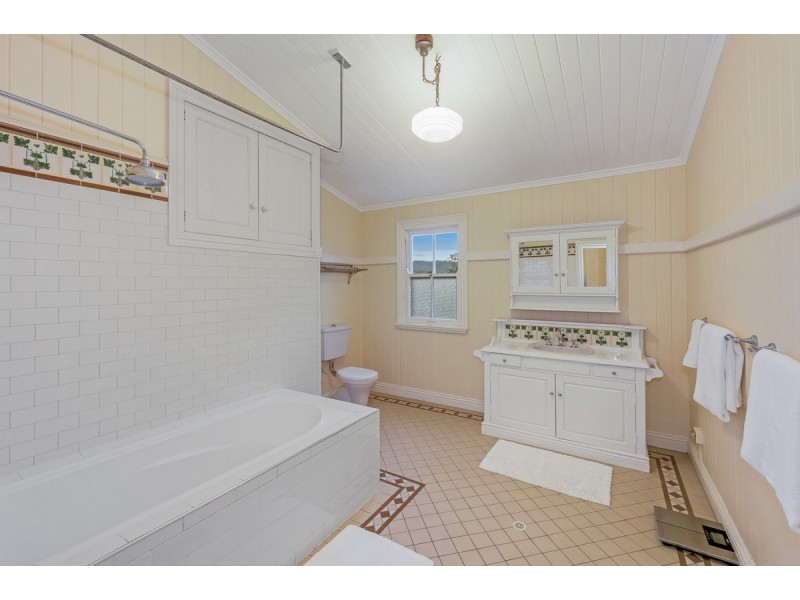 35 Laurel Avenue, Chelmer QLD 4068