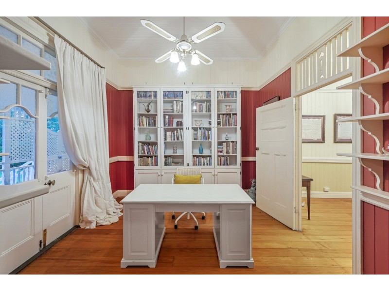 35 Laurel Avenue, Chelmer QLD 4068