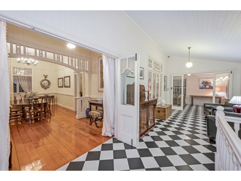 35 Laurel Avenue, Chelmer QLD 4068