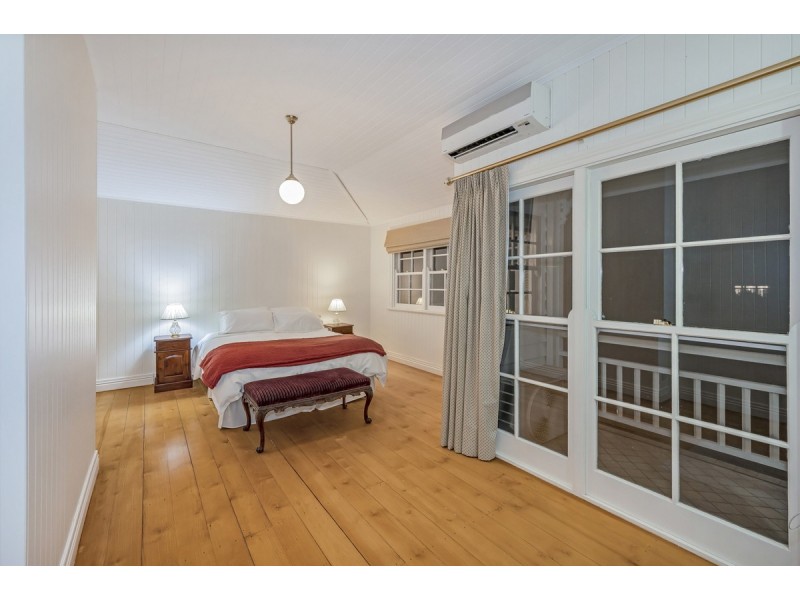 35 Laurel Avenue, Chelmer QLD 4068