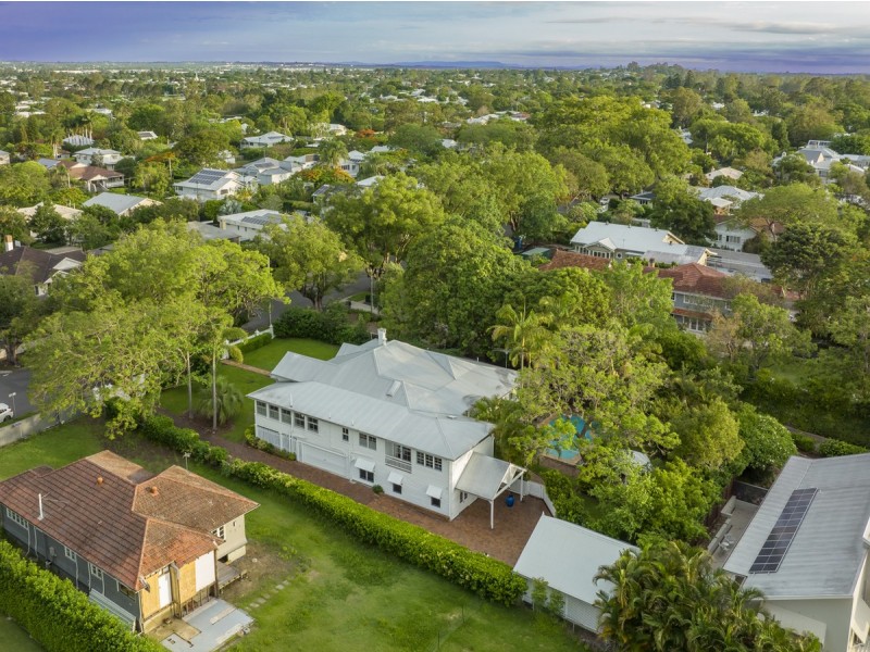 35 Laurel Avenue, Chelmer QLD 4068