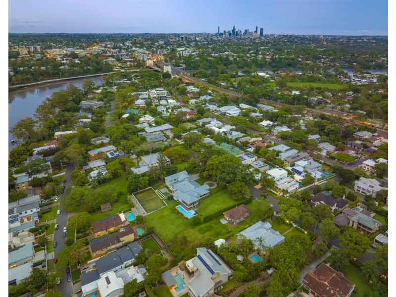 35 Laurel Avenue, Chelmer QLD 4068