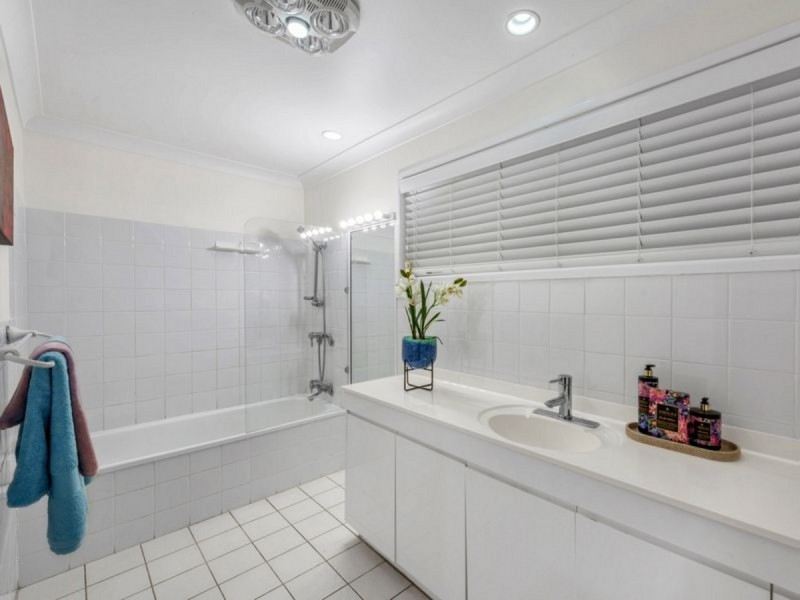 59 Kooringal Drive, Jindalee QLD 4074