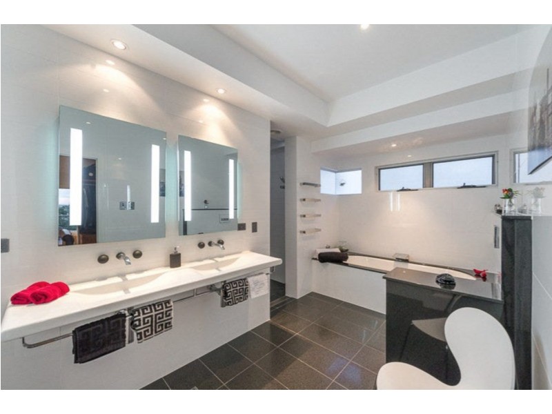 287 Kenmore Road, Fig Tree Pocket QLD 4069