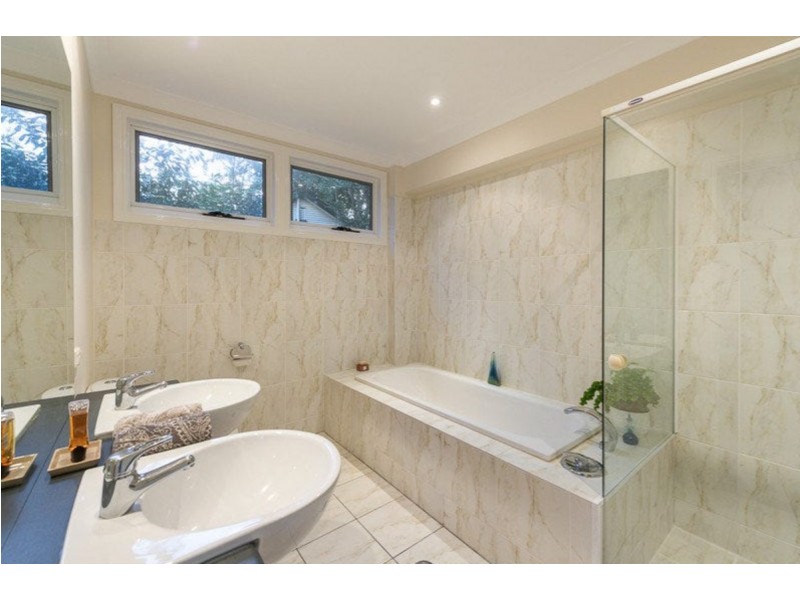 287 Kenmore Road, Fig Tree Pocket QLD 4069