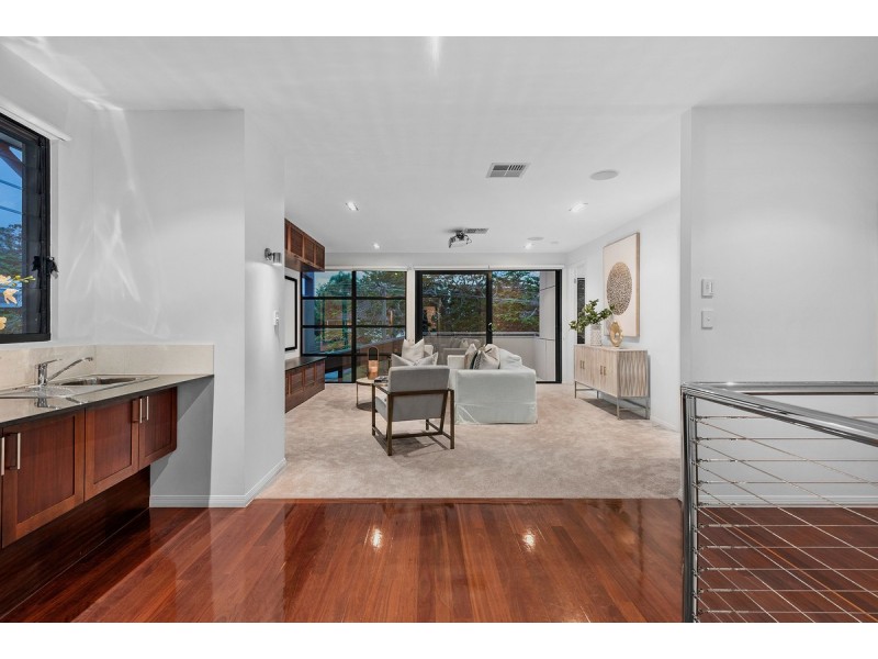 81 Rosebery Terrace, Chelmer QLD 4068