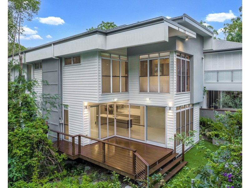 62 Ironside Street, St Lucia QLD 4067